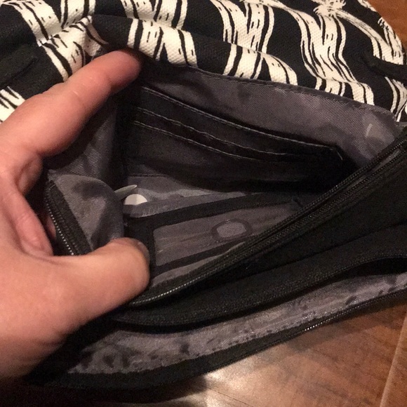Thirty one black and white contemporary crossbody - Picture 3 of 6